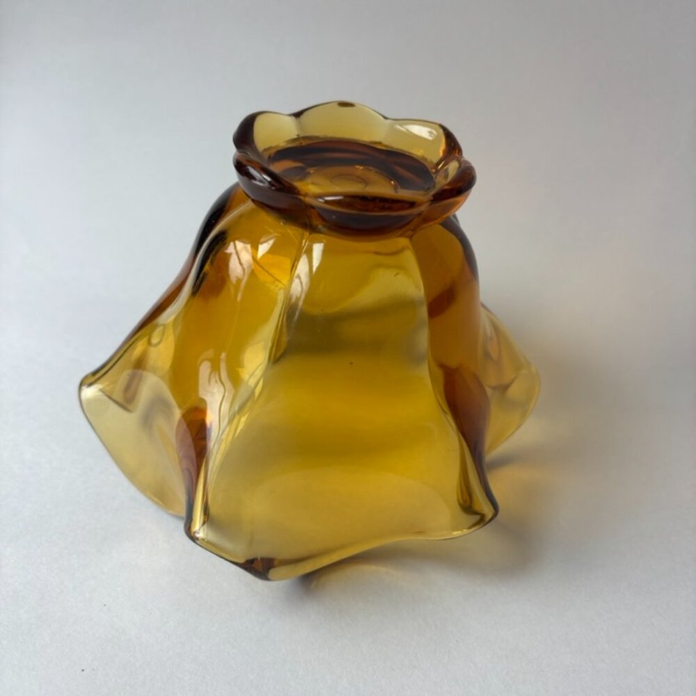 Vintage L.E. Smith Amber Glass Candy Dish with Wavy Sides - Picture 6 of 6